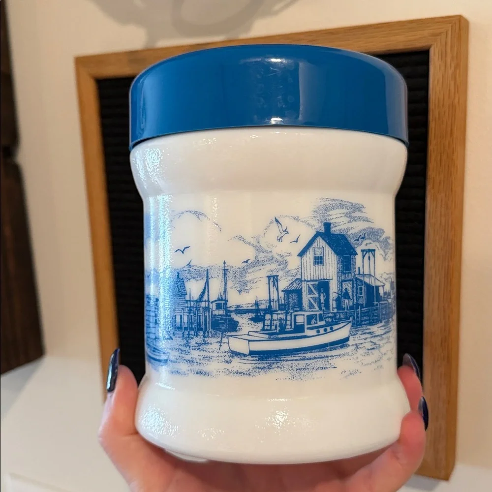 🚬 Vintage Holland Delft Milk Glass Humidor – Blue Dutch Harbor Nautical Scene